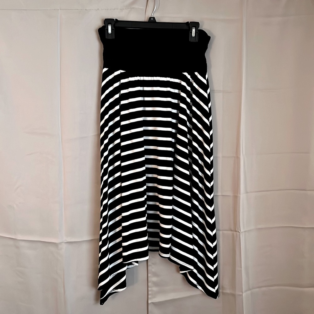 Black&White Asymmetrical skirt